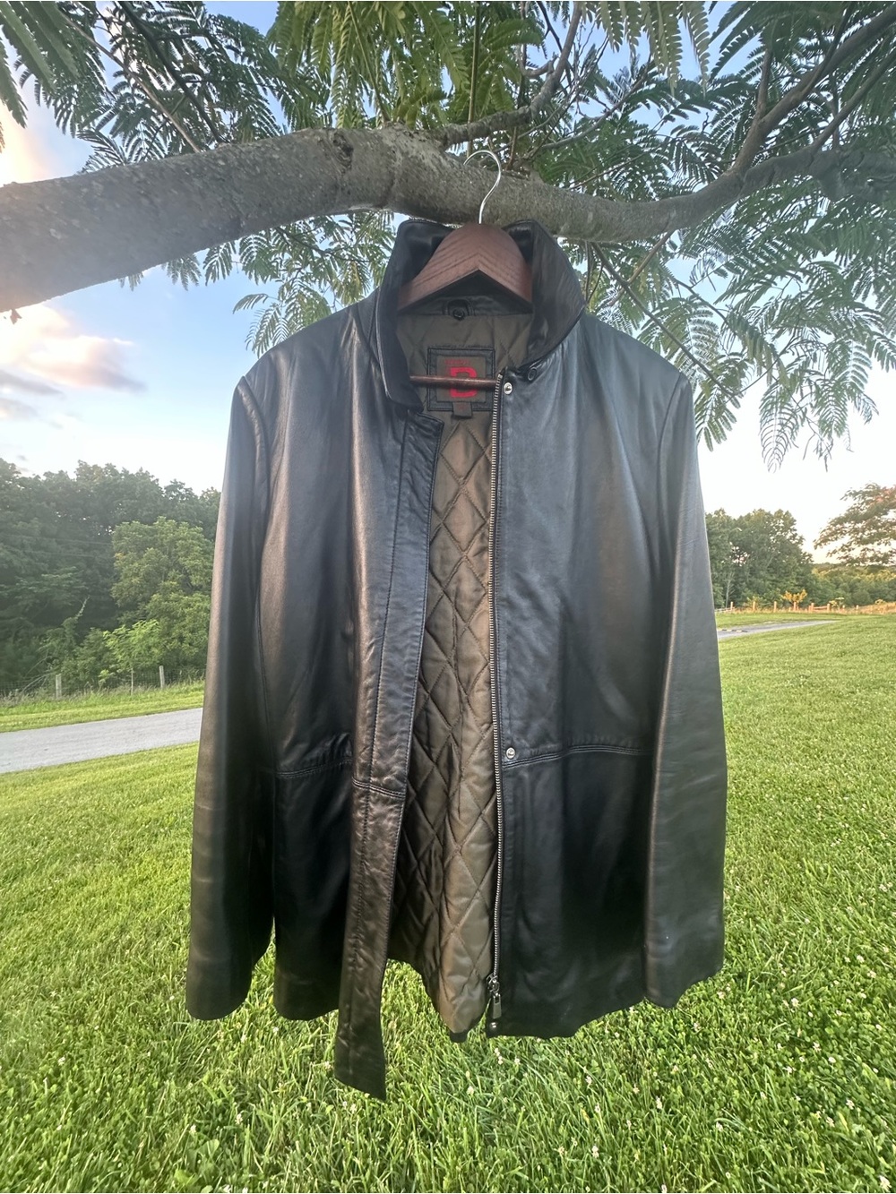 Women’s Large Black Leather Jacket with Quilted Interior- like new - Picture 1 of 10